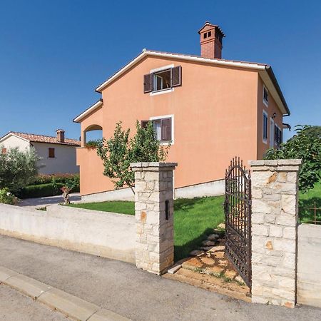 Lovely Apartment In Tar-Vabriga With Kitchen Exterior foto